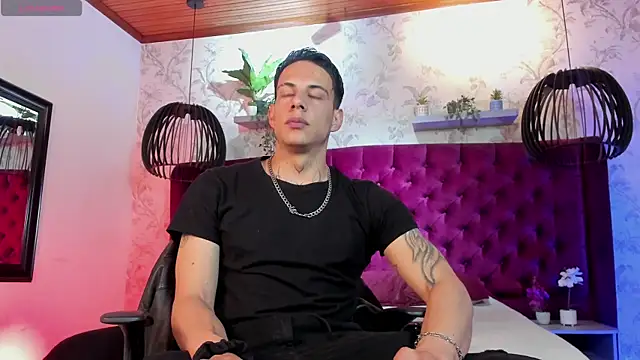 Snapshot of Dustin_Sonne chatting on July 15, 2026, 3:34 am Dustin Sonne online show from July 15, 2026, 3:34 am