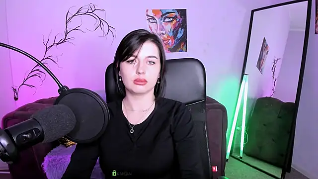 Snapshot of violett_queen12 chatting on November 9, 2025, 2:37 pm violett queen12 online show from November 9, 2025, 2:37 pm