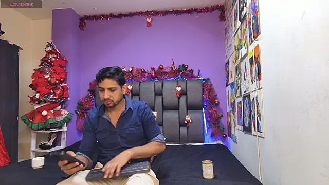 ashtoncooperr online show from December 3, 2025, 6:50 pm