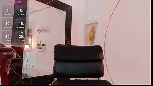 Vicky Hottman online show from April 13, 2026, 8:36 pm