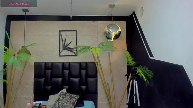 alana bonny online show from April 10, 2026, 12:43 pm