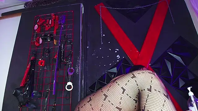 ivonne diaz1 online show from March 21, 2026, 8:19 am