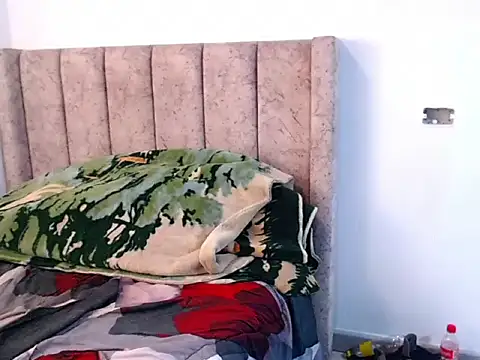 andrewburke06 online show from April 7, 2026, 2:50 pm