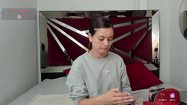 valerieMattson online show from October 11, 2025, 4:05 pm