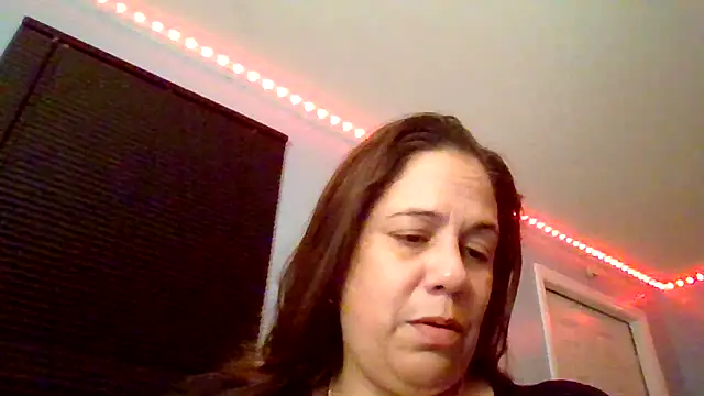 Snapshot of PrettyKittyMia chatting on January 8, 2026, 5:21 am PrettyKittyMia online show from January 8, 2026, 5:21 am