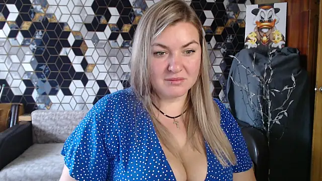 Snapshot of NikaSkylink chatting on April 3, 2026, 6:33 am NikaSkylink online show from April 3, 2026, 6:33 am