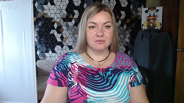 NikaSkylink online show from April 22, 2026, 4:48 am