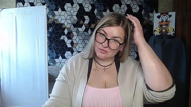 NikaSkylink online show from April 23, 2026, 4:57 am
