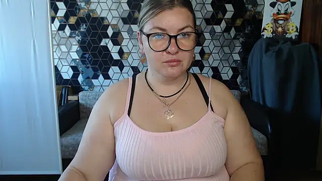 NikaSkylink online show from May 8, 2026, 5:02 am