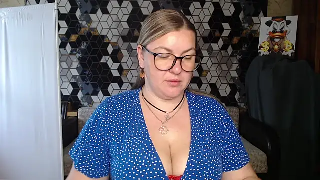 NikaSkylink online show from May 11, 2026, 5:46 am
