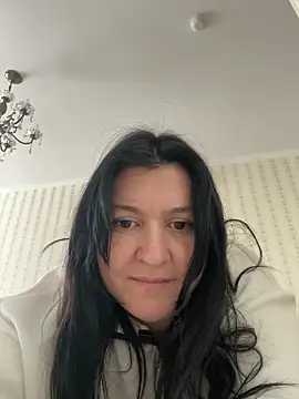 Liza Will online show from May 3, 2026, 9:48 am
