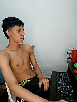 Snapshot of Allnei chatting on January 18, 2026, 10:13 pm Allnei online show from January 18, 2026, 10:13 pm