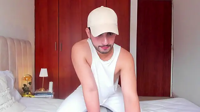 Dark beauty2 online show from September 15, 2025, 5:57 pm