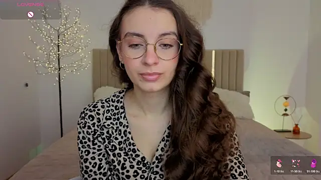 Real cutie1 online show from May 29, 2026, 1:09 pm