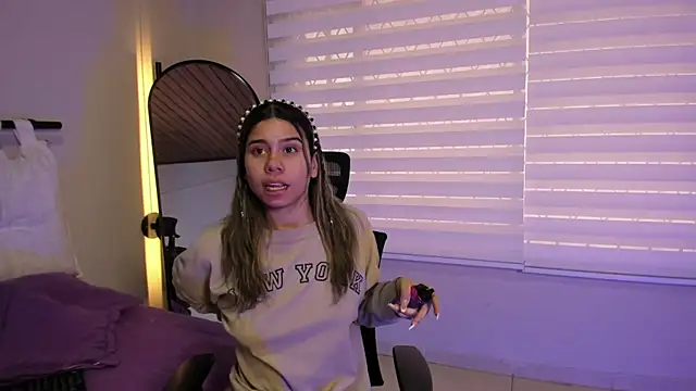 Rachell criss online show from October 6, 2025, 6:05 pm