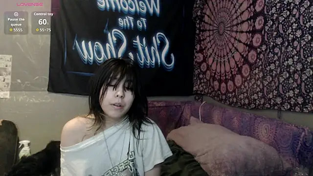 Snapshot of London_Ray chatting on October 2, 2025, 5:47 am London Ray online show from October 2, 2025, 5:47 am