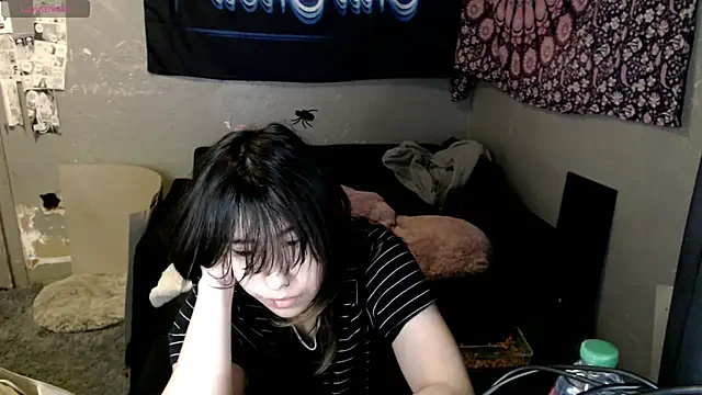 Snapshot of London_Ray chatting on October 15, 2025, 8:47 am London Ray online show from October 15, 2025, 8:47 am