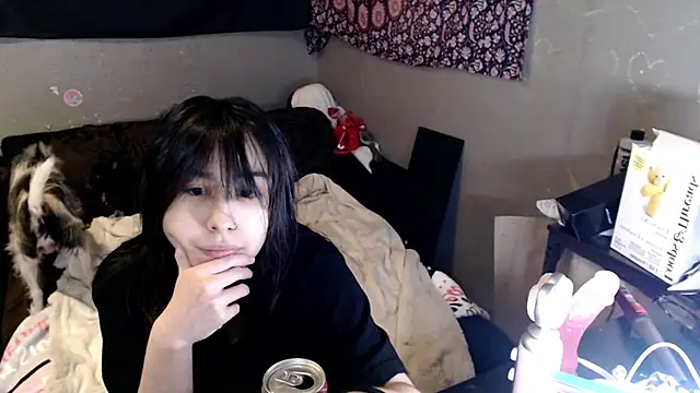 London Ray online show from February 19, 2026, 1:56 am