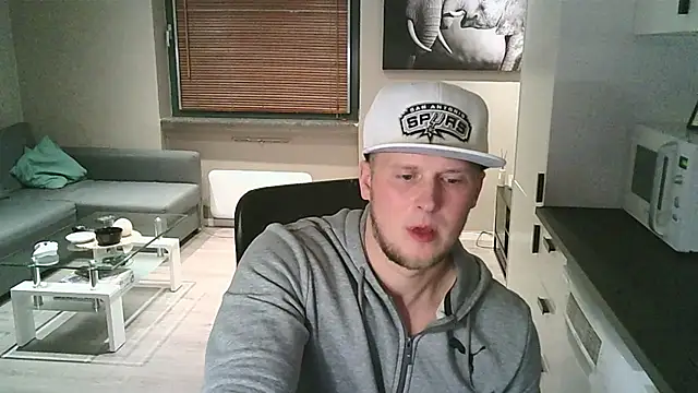 Dartanjanas13 online show from November 4, 2025, 5:23 pm