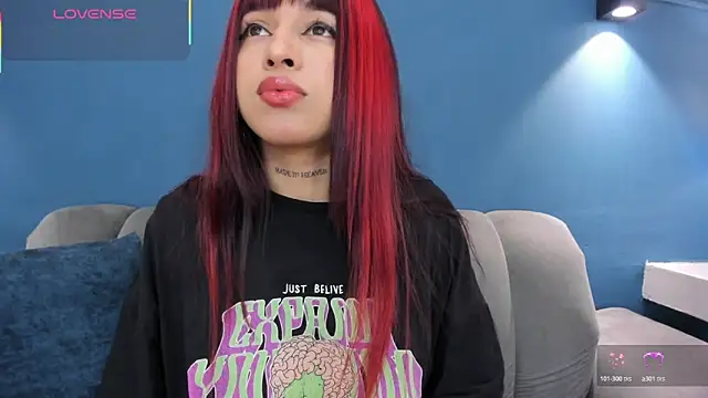 MartinaBlakees online show from November 6, 2025, 2:07 pm