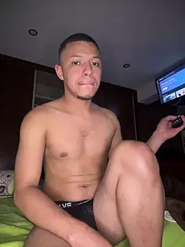 Snapshot of Mlkrrp chatting on September 24, 2025, 11:30 pm Mlkrrp online show from September 24, 2025, 11:30 pm