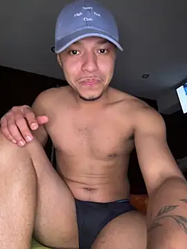 Snapshot of Mlkrrp chatting on November 12, 2025, 1:06 am Mlkrrp online show from November 12, 2025, 1:06 am