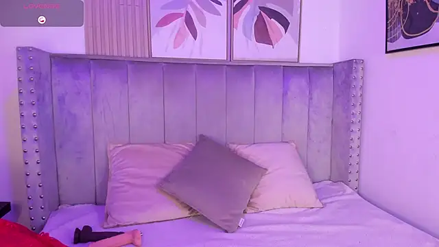 Seshat Hitt online show from September 27, 2025, 3:00 am