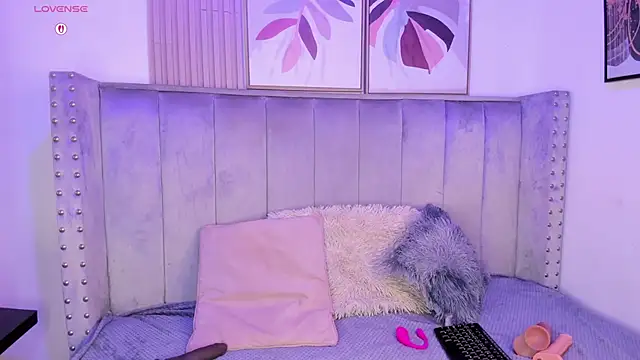 Seshat Hitt online show from March 25, 2026, 3:45 am