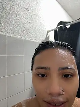 Nia Desire online show from April 23, 2026, 1:18 am