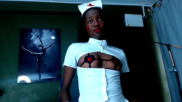 Evaa 18 online show from October 3, 2025, 5:54 pm