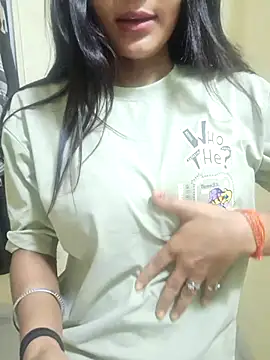 Snapshot of Raj-kumari chatting on July 1, 2026, 6:07 pm Raj-kumari online show from July 1, 2026, 6:07 pm