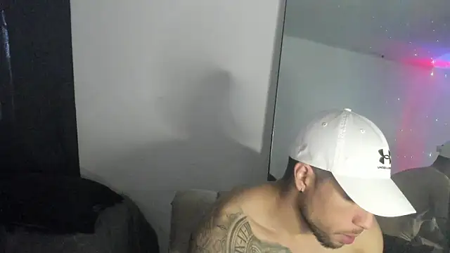 ThiagoLugo online show from April 5, 2026, 4:59 pm