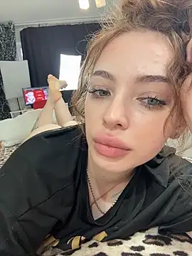 Hannah xBaby online show from March 24, 2026, 1:27 pm