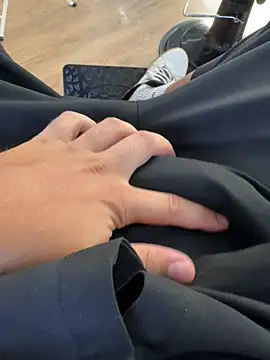 Snapshot of Mrdim26 chatting on October 8, 2025, 7:17 am Mrdim26 online show from October 8, 2025, 7:17 am