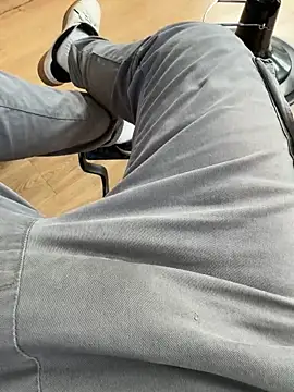 Snapshot of Mrdim26 chatting on October 10, 2025, 3:00 pm Mrdim26 online show from October 10, 2025, 3:00 pm