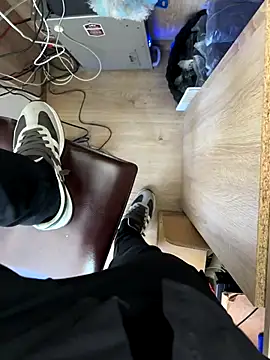 Snapshot of Mrdim26 chatting on November 4, 2025, 10:14 am Mrdim26 online show from November 4, 2025, 10:14 am