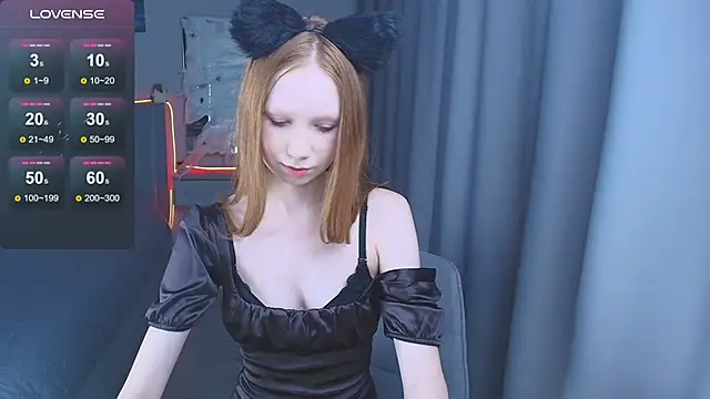 Snapshot of FoxyMira chatting on October 25, 2025, 1:40 pm FoxyMira online show from October 25, 2025, 1:40 pm