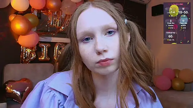 FoxyMira online show from June 15, 2026, 4:42 pm