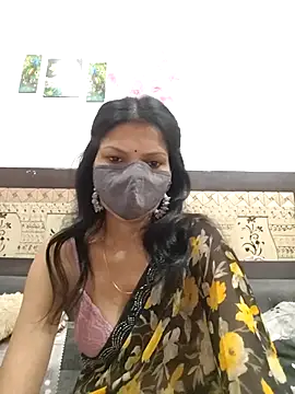 Yourhotsweetgirl online show from October 6, 2025, 3:48 am