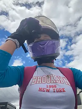 Camilla Miller01 online show from April 7, 2026, 5:46 pm