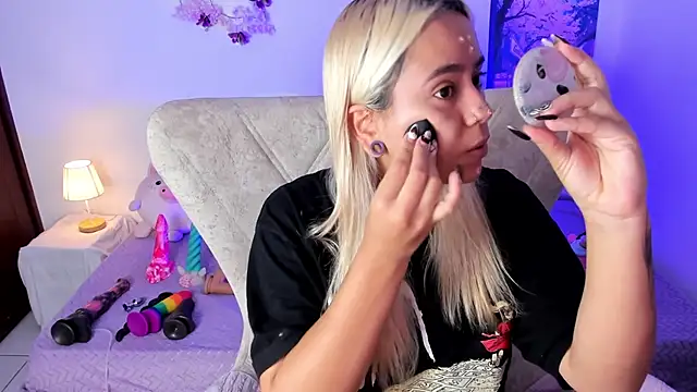 Nataliahenao69 online show from July 21, 2026, 5:15 pm