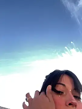 kiittyselenita online show from April 12, 2026, 8:14 pm