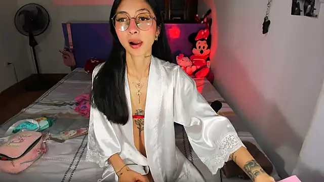 Anais lux online show from June 11, 2026, 11:47 pm
