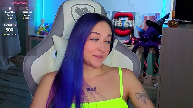 Im suka online show from November 7, 2025, 3:50 am