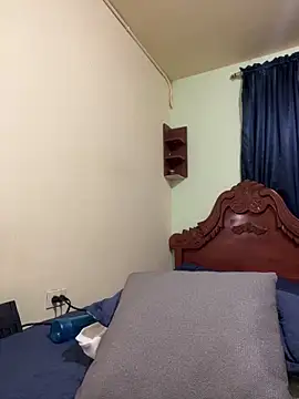 Snapshot of MaxDell chatting on September 12, 2025, 9:48 pm MaxDell online show from September 12, 2025, 9:48 pm