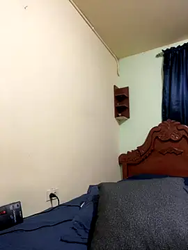 Snapshot of MaxDell chatting on September 13, 2025, 9:47 pm MaxDell online show from September 13, 2025, 9:47 pm