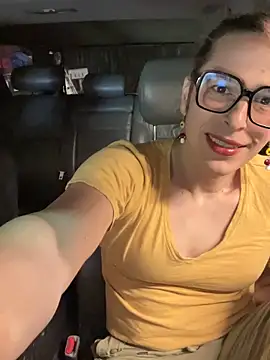 Snapshot of mayra_mayhem chatting on June 4, 2026, 4:13 pm mayra mayhem online show from June 4, 2026, 4:13 pm