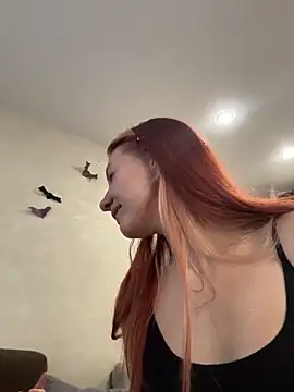 Snapshot of Hera_Mark chatting on October 22, 2025, 4:24 am Hera Mark online show from October 22, 2025, 4:24 am