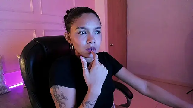 aitana kahlo online show from February 2, 2026, 8:07 pm