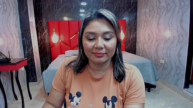 LatinaHoleQueen online show from July 11, 2026, 3:37 pm